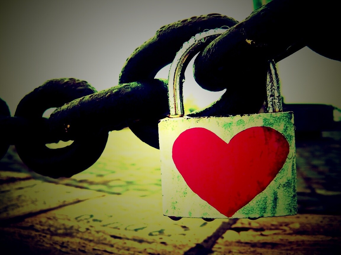 Замочек для влюбленных обои