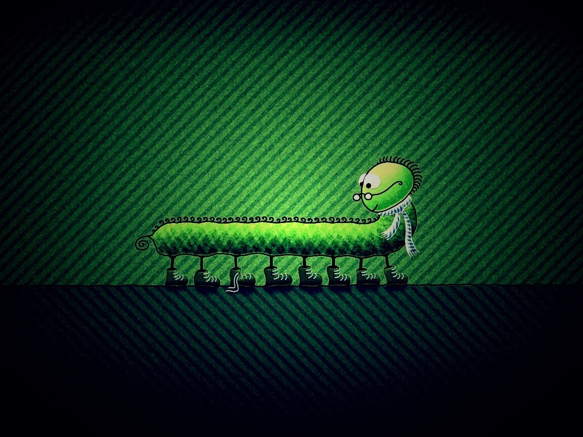 Гусеница в ботинках обои