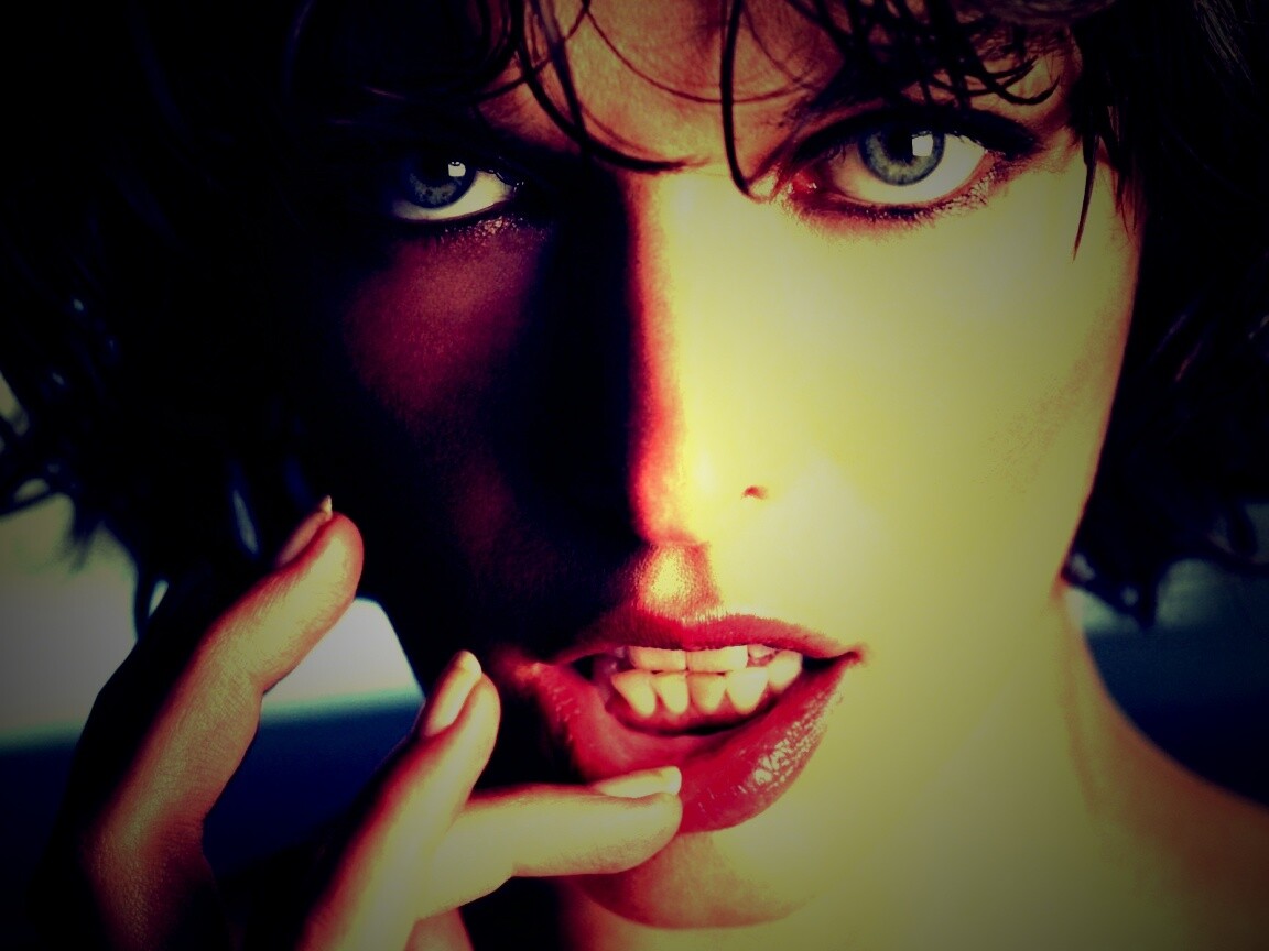 Мила Йововчи крупным планом обои