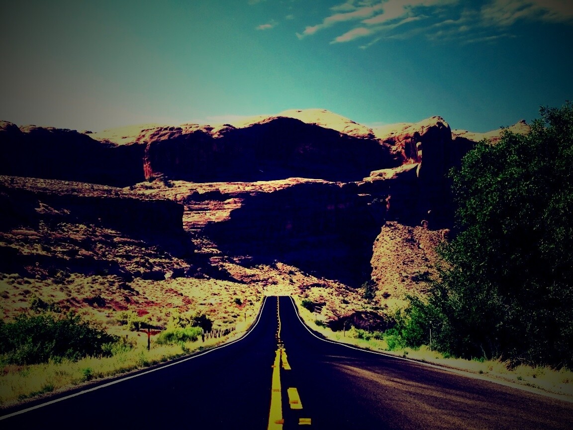 Дорога в горах обои