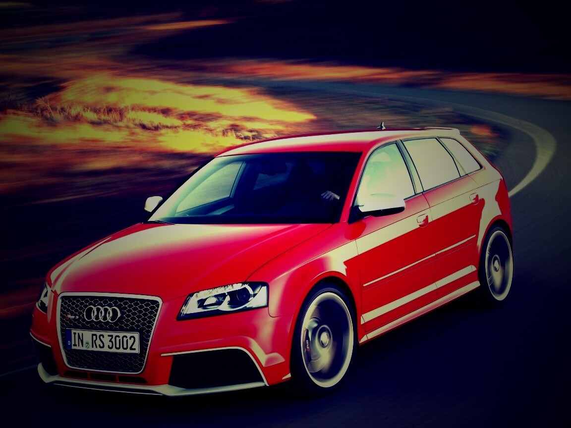 Красная ауди мчится по извилистой дороге обои
