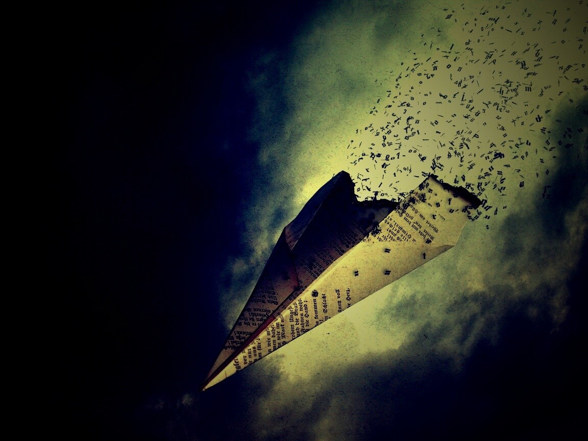 Крушение бумажного самолётика обои