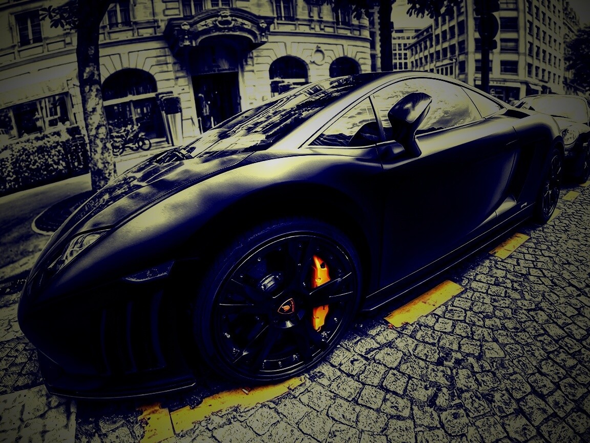 Ламборжини и Порше широкоугольным объективом обои