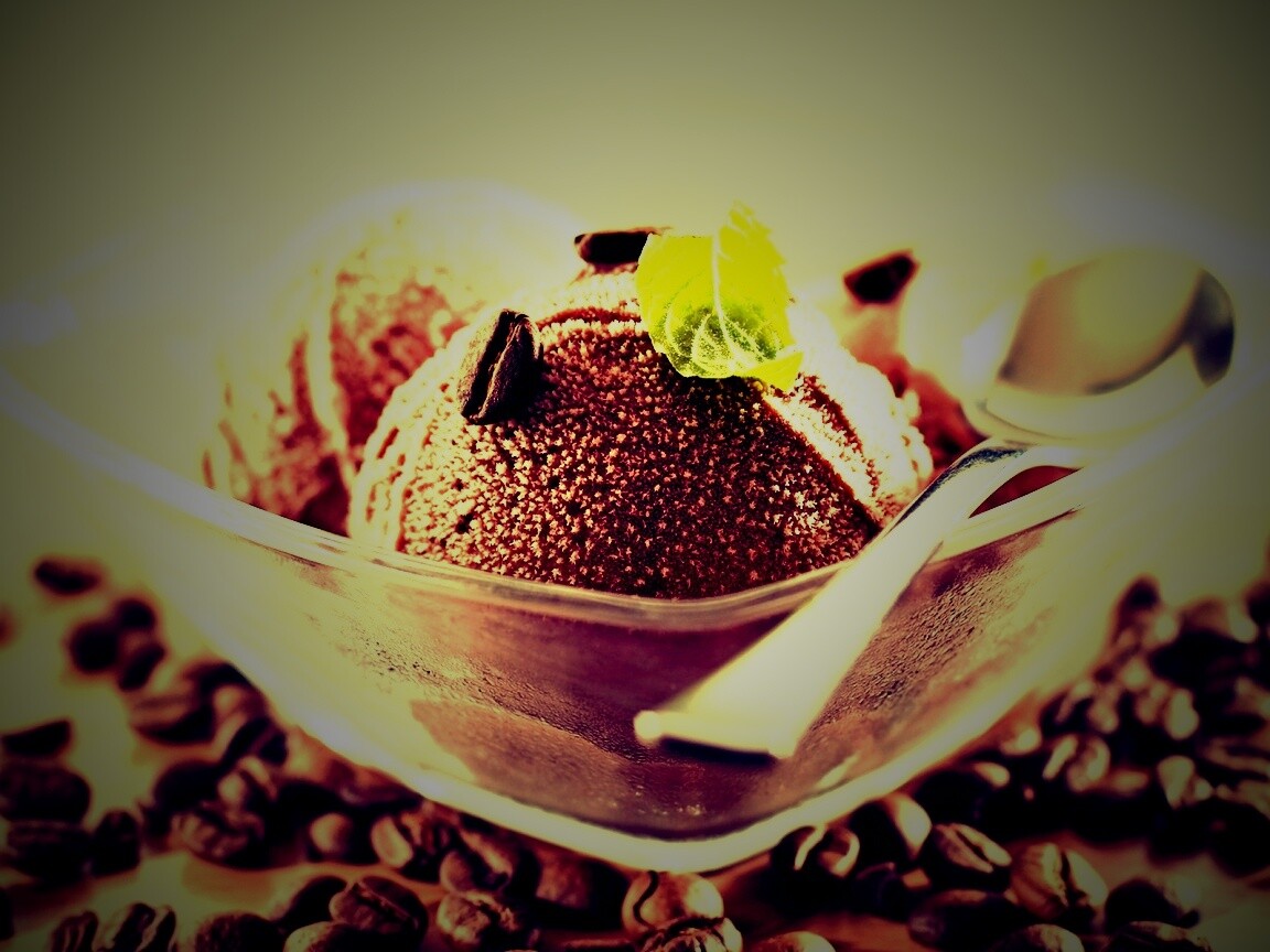 Кофейное мороженое с листиком мяты обои