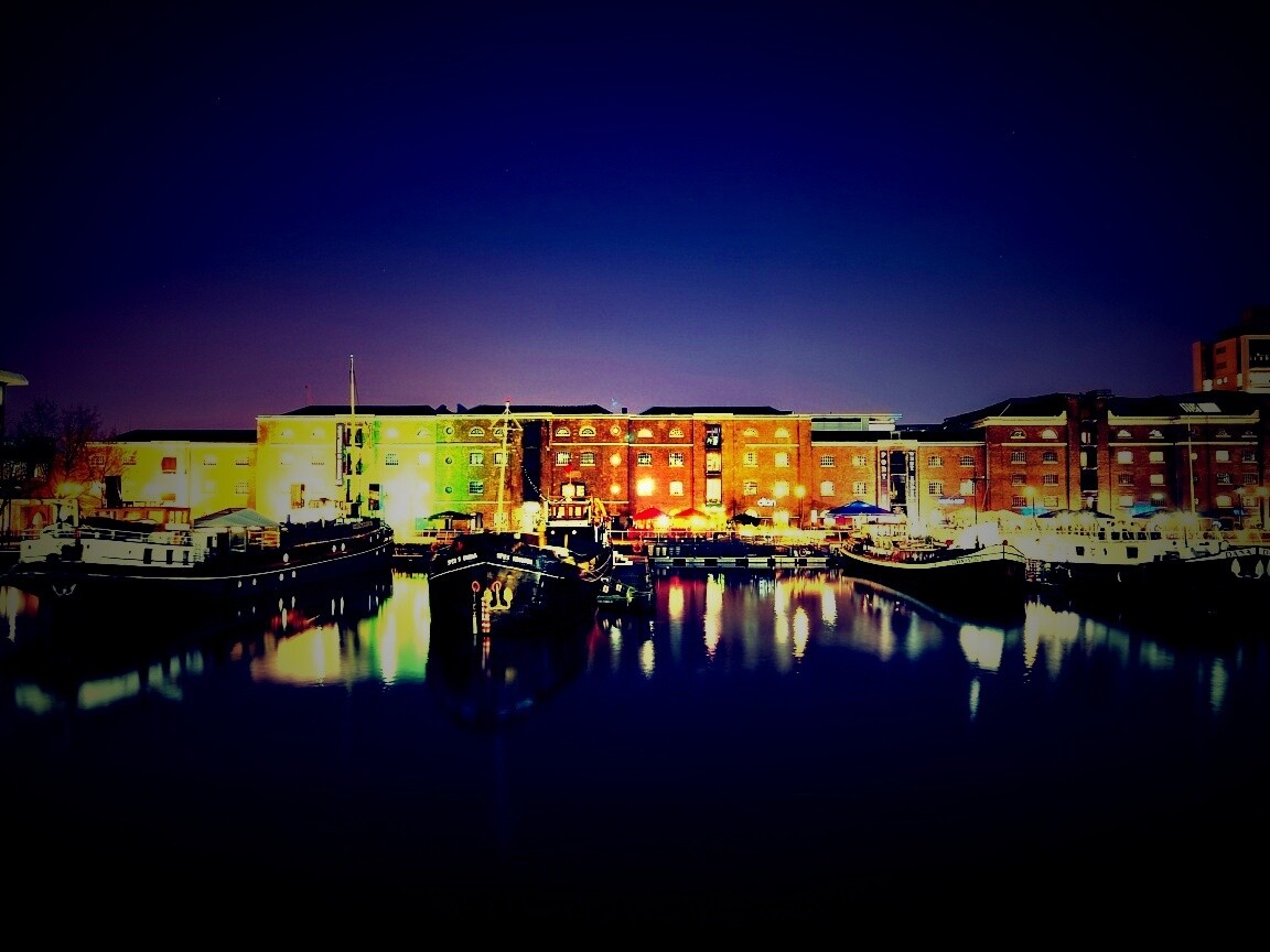 Корабли на спокойной воде обои