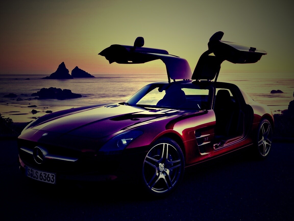 Мерседес на побережье обои