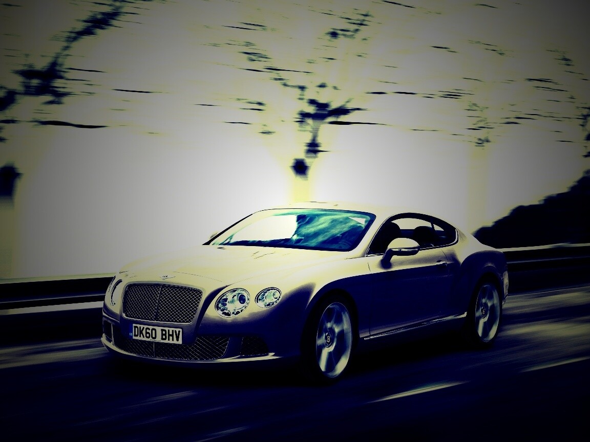 Bentley седан обои