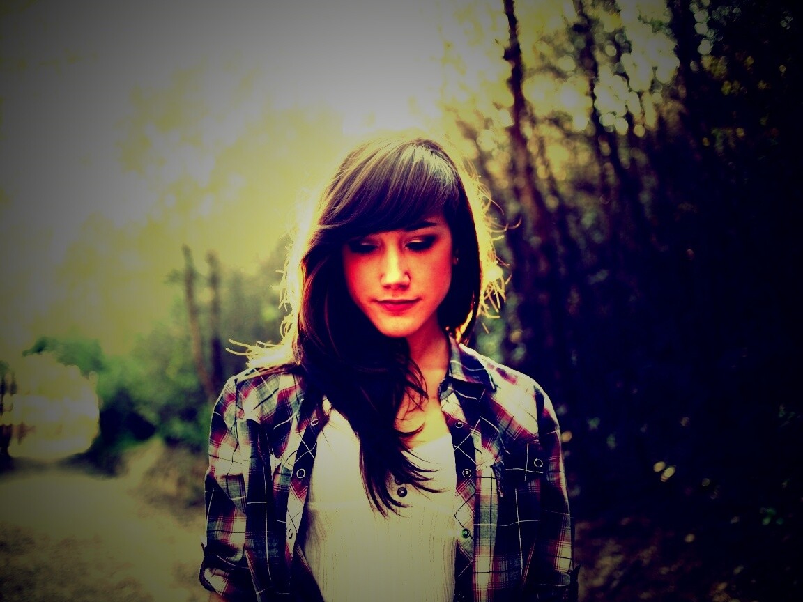 Девушка в парке обои