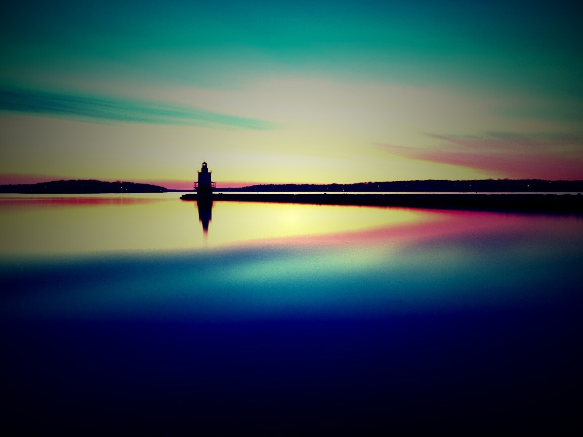 Маяк и его отражение обои