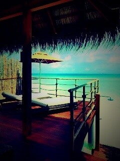 Домик на пляже обои