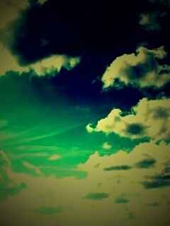 Зеленое небо обои