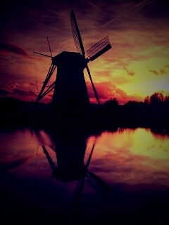 Мельница на озере обои