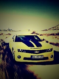 Камаро на пустынной дороге обои