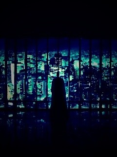 Бэтмен  смотрит на Готем обои