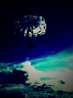 Трое парашютистов обои