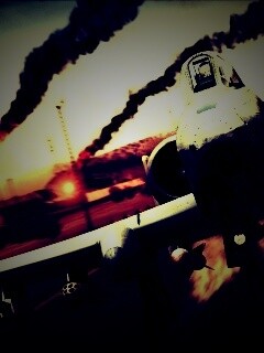 Самолет взлетает с атакованного аэродрома обои