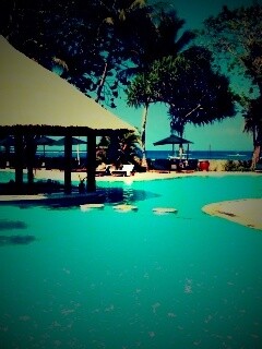 Бассейн отеля обои