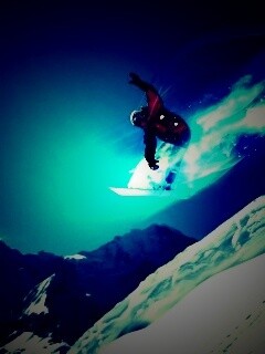 Сноубордист в прыжке обои