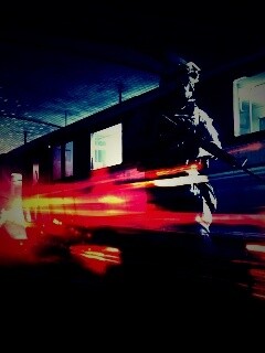 Солдаты на станции метро обои