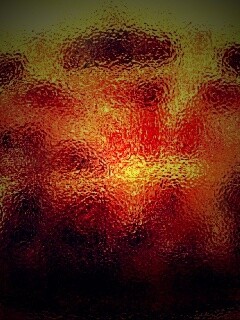 Желтоватое неровное стекло обои