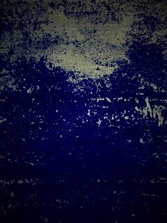 Бетонный пол с налетом белой краски обои