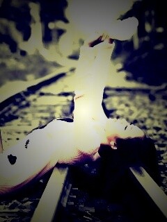 Модель на железнодорожных путях обои