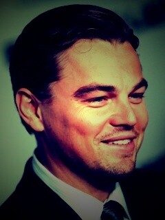 Леонардо Дикаприо в костюме обои