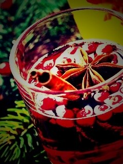 Глинтвейн с палочкой корицы обои