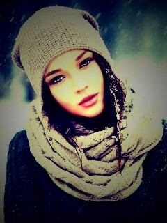 Девушка в снегопад обои