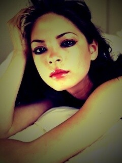 Кристин Кройк на кровати обои