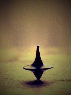 Волчок обои