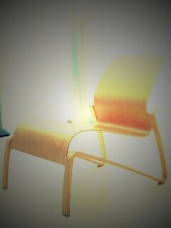 Деревянный стул обои