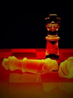 Две шахматных фигуры обои