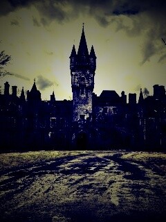 Разрушающийся замок обои