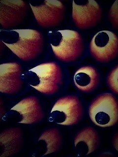 Чёрные карандаши обои