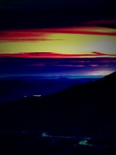 Закат на склонах гор обои