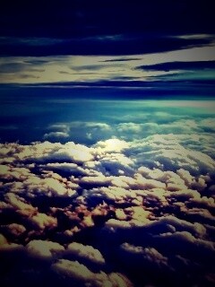 Полет над облаками обои