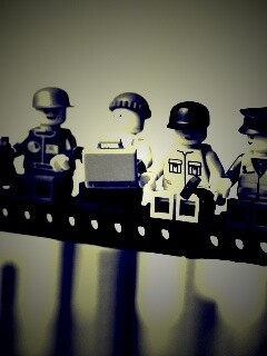 Lego строители обедают на балке обои