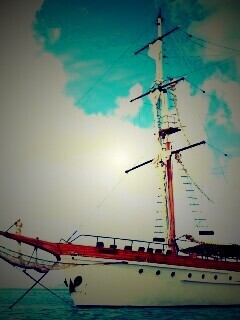 Белый парусник обои