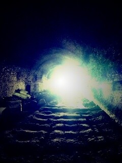 Захламленный тоннель обои