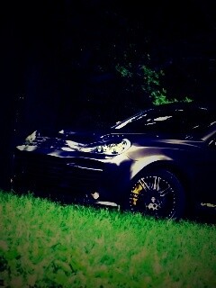 Концепт внедорожника в лесу обои