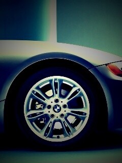 Переднее колесо автомобиля БМВ обои