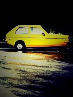 Трёхколёсный ретро автомобиль обои