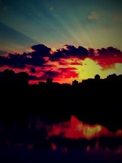 Закат над городом обои