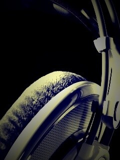 Серые наушники обои