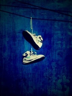 Кросовки на проводе обои