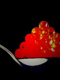 Ложка красной икры обои