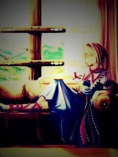 Девушка у окна обои