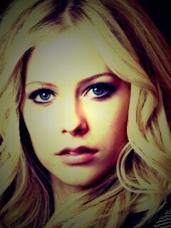 Блондинка Аврил Лавин обои