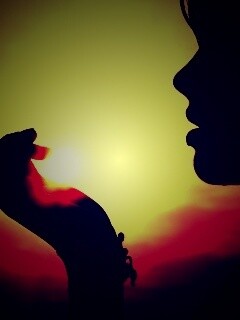 Солнце в ладони обои